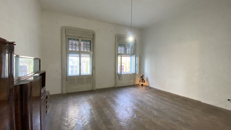 COMISION 0, PALATUL MIKSA STEINER, 3 Camere, 78 MP, Et 1, Piata Unirii - Poză 2