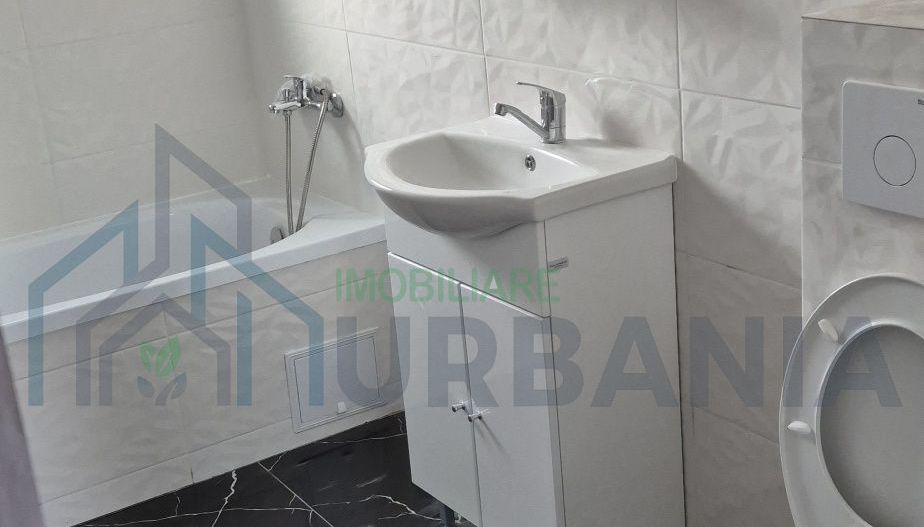 Casa Ciurbesti cu scara interioara si placa de beton! - Poză 5