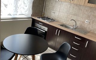 Apartament central! Mobilat și utilat! - Poză 2