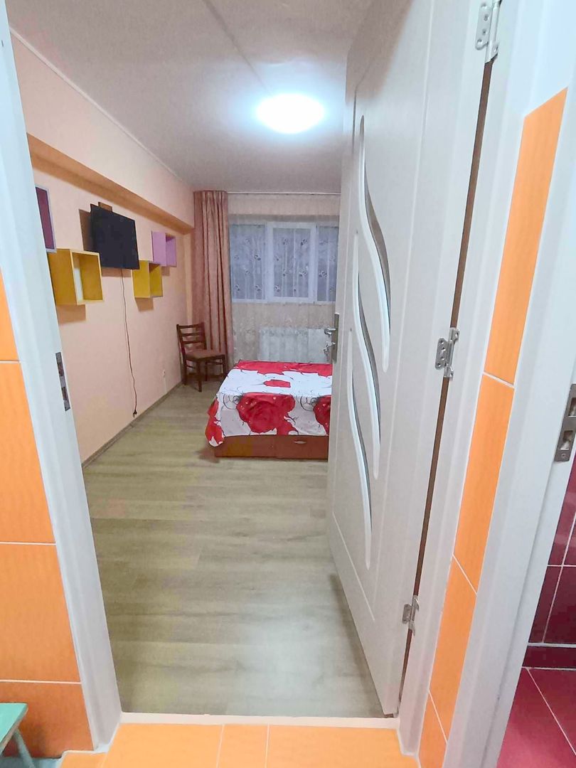 Garsoniera Viaduct, mobilata si utilata, centrala termica - Poză 5