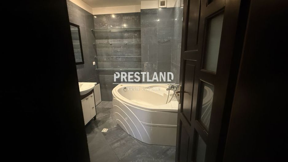 Apartament situat într-o zonă exclusivistă! - Poză 3