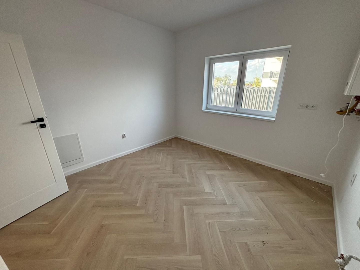 Apartament 2 camere decomandat, baie cu geam - Zona Unirii, Selimbar - Poză 4