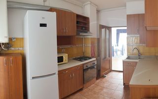 Apartament spațios, mobilat modern, cu parcare și garaj– zona Câmpului - Poză 6