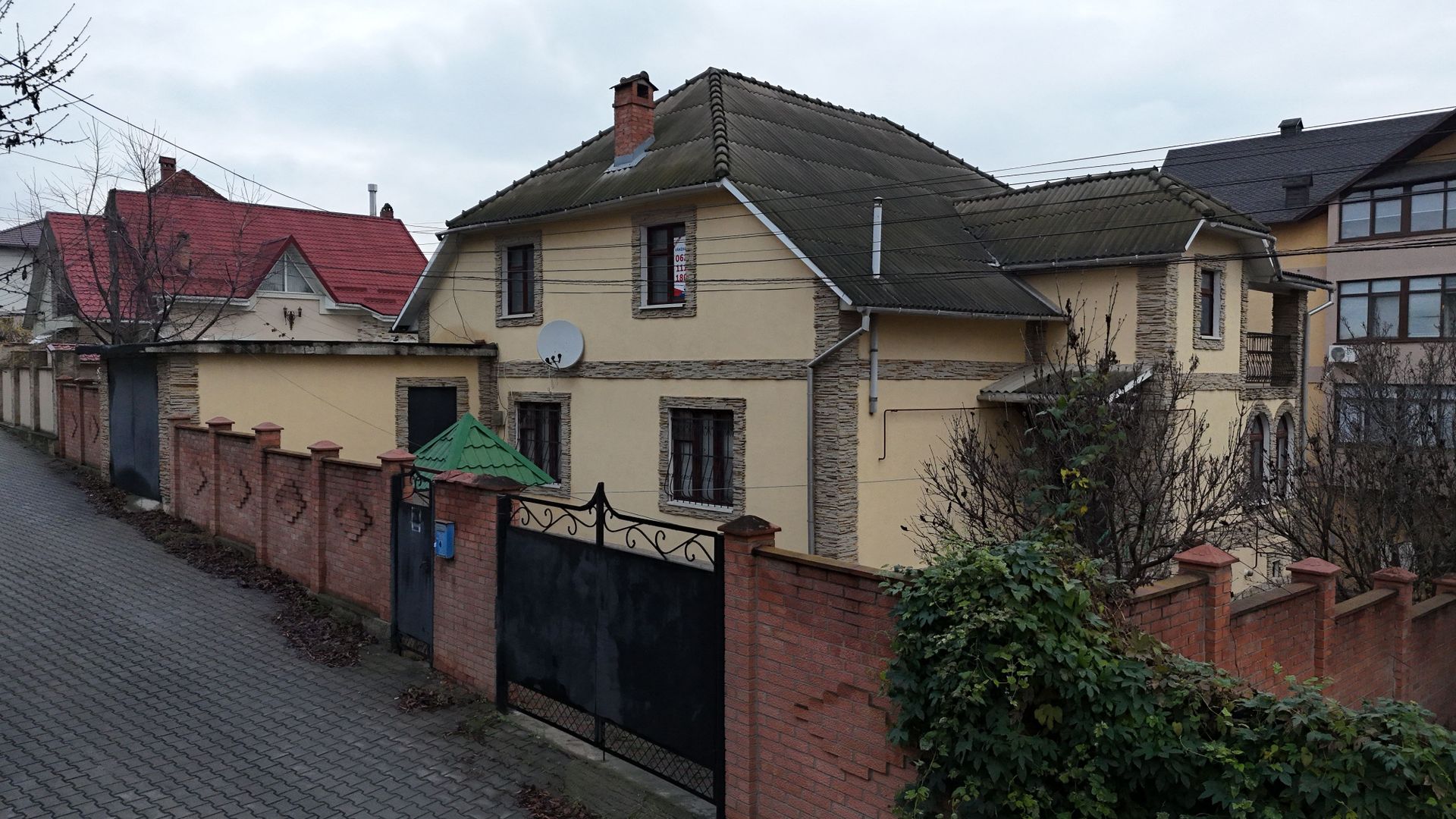 Casă  în 2 nivele - Durlești - Poză 1