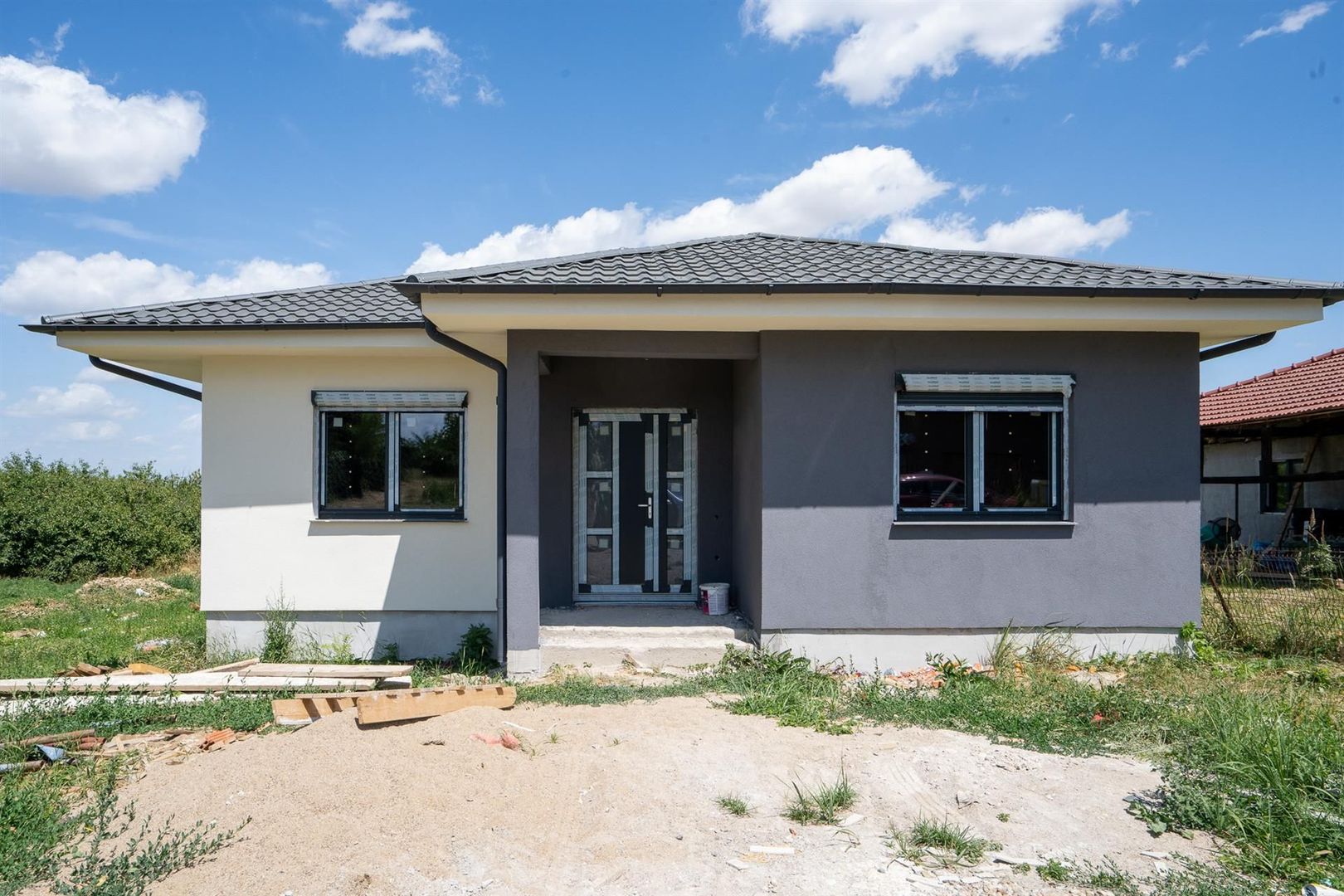 Casa Paleu in centru - Poză 1