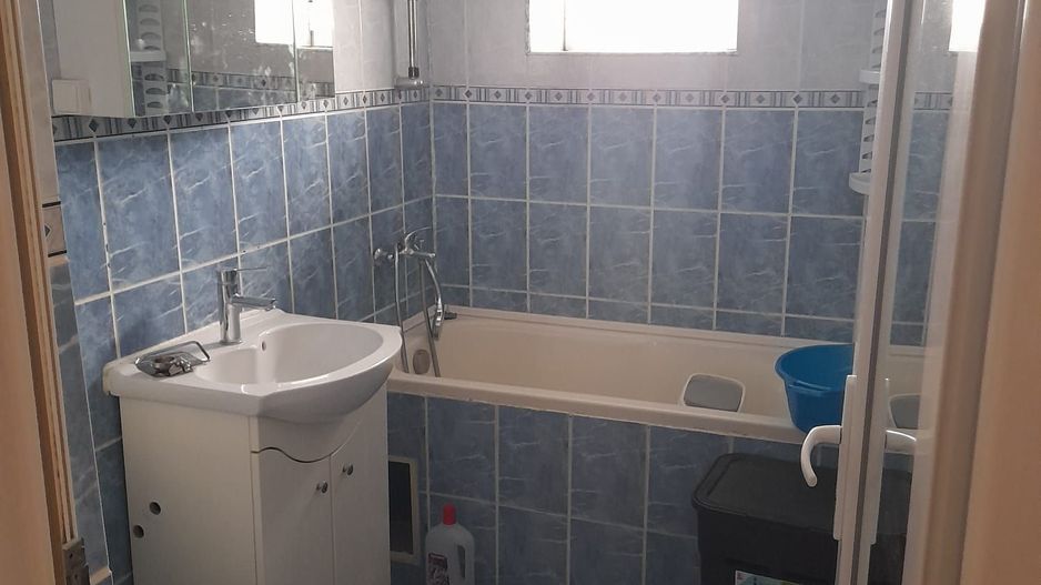 Mansarda  situata in Micro 21, cu balcon si vedere la Dunare - Poză 4