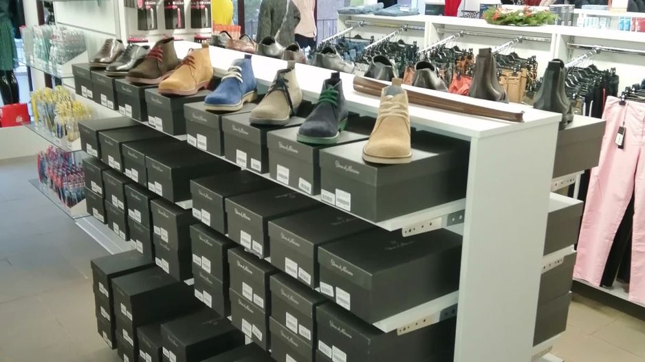 Spațiu comercial ultracentral, 200 mp singurul vad 100% pietonal Roman - Poză 9