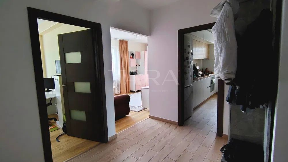 Vanzare apartament cu 2 camere-Zona Parc Poligon - Poză 2