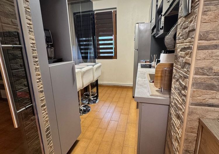 Ap mobilat 50m metrou grivita - parcare libera - Poză 4