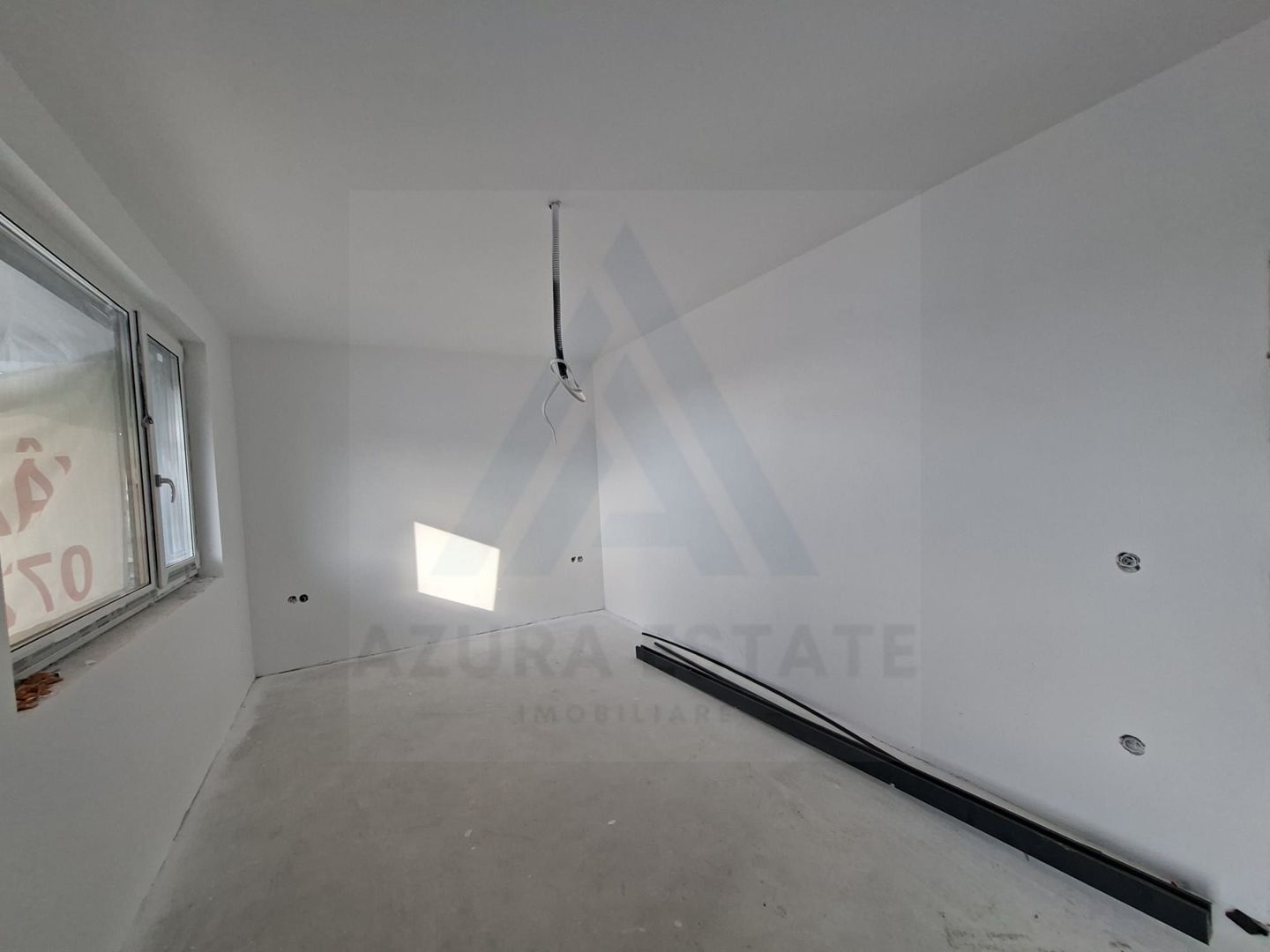 Casa moderna 4 camere 2 bai 2 balcoane si teren 140 mp in Arhitectilor - Poză 14