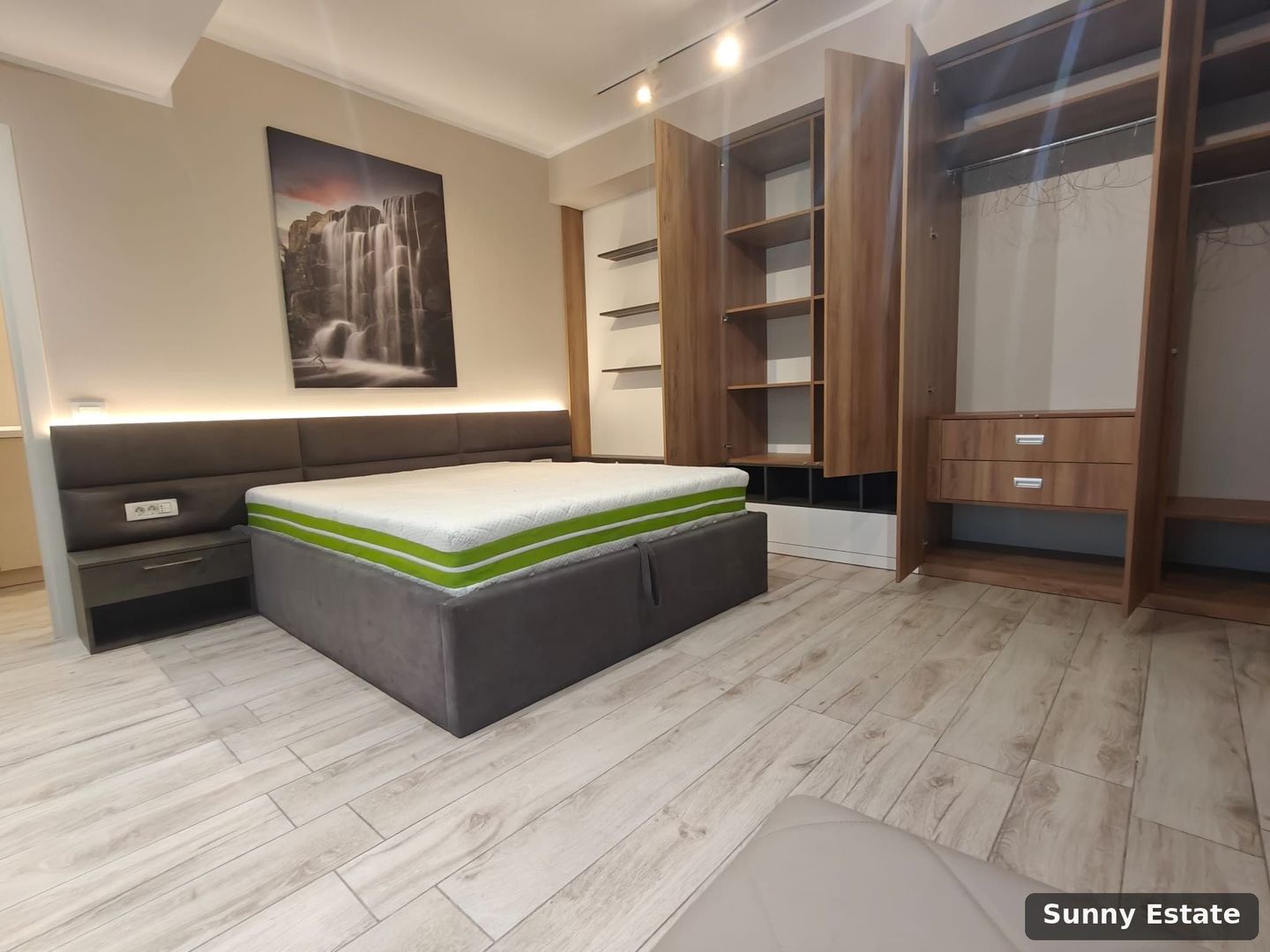DE VÂNZARE — 3 CAMERE, B-DUL MAMAIA, DELFINARIU, VEDERE LAC - Poză 8