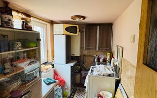 Casa de vanzare cu 2 camere si teren 1068 mp zona Renașterii - Poză 3