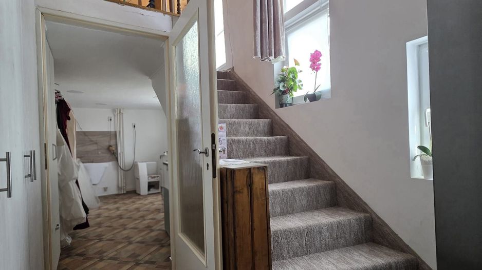 Proprietate ultracentrală cu 5 camere- str. Primăriei - Poză 12