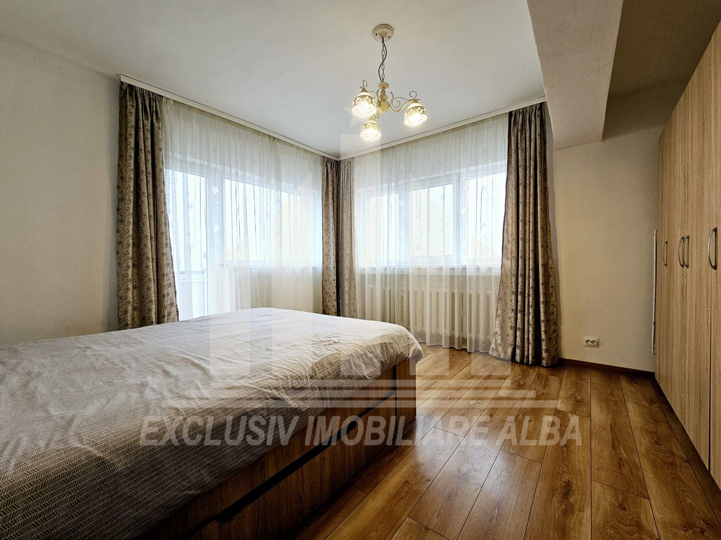 Apartament cu 2 camere decomandate, Cetate - M-uri cu vedere spre Parc - Poză 5