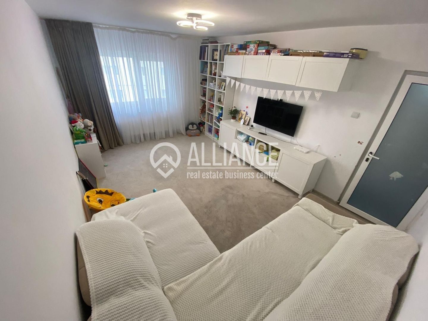 Faleza Nord(cod04)-Apartament 3 camere centrala gaz-vedere spre mare - Poză 1