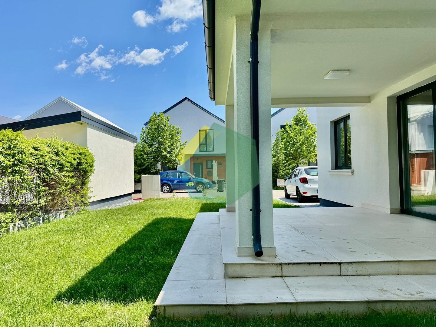 Vilă Premium în Corbeanca | Terasă Spațioasă & Curte Amenajată - Poză 4