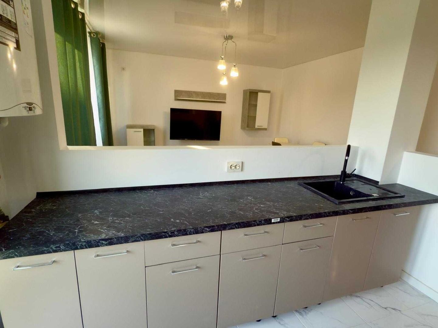 Inchiriez apartament 2 camere + curte proprie, parcare - Poză 5