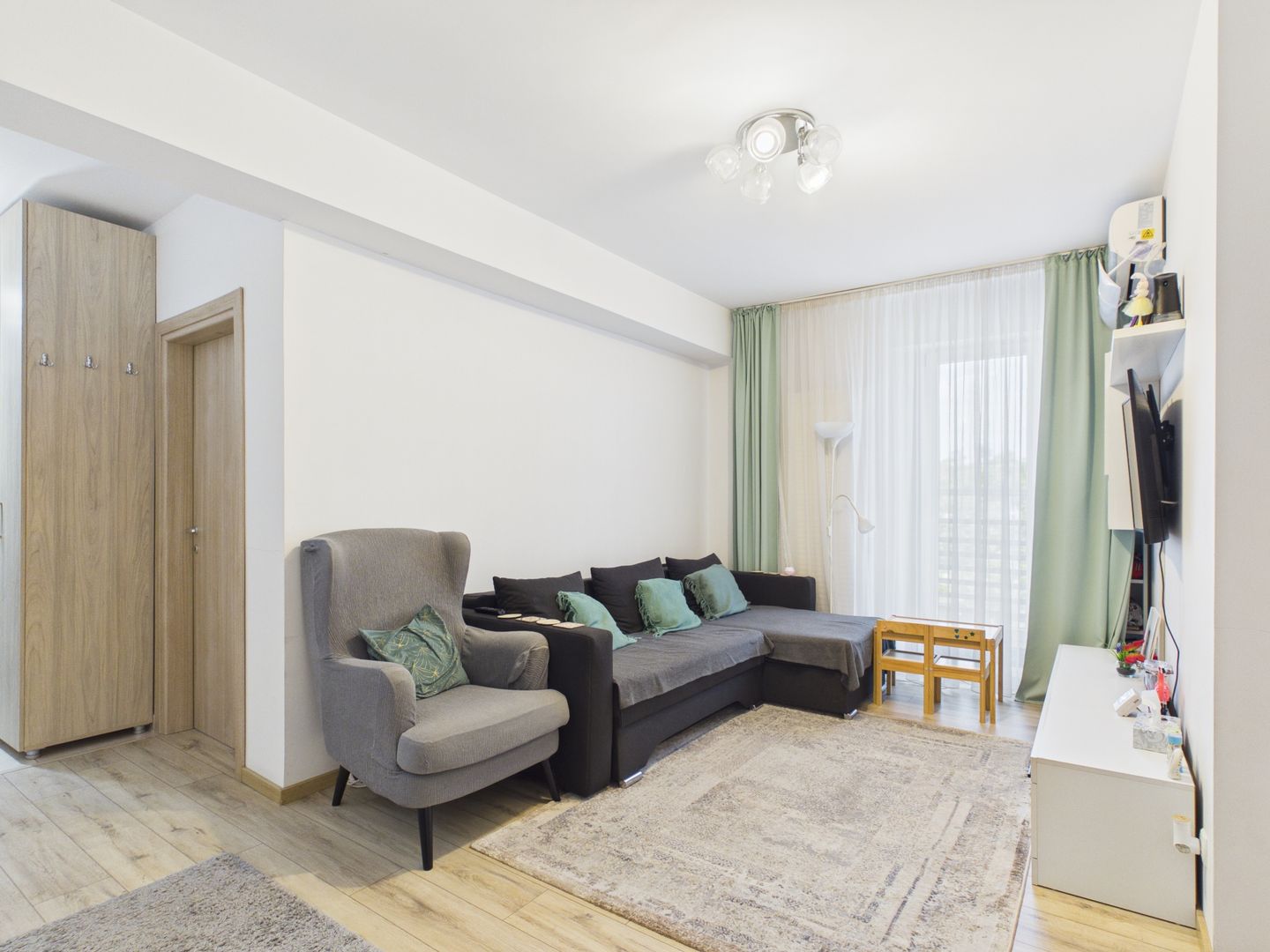 Apartament cu 3 camere la parcul Maica Teofana - Poză 1
