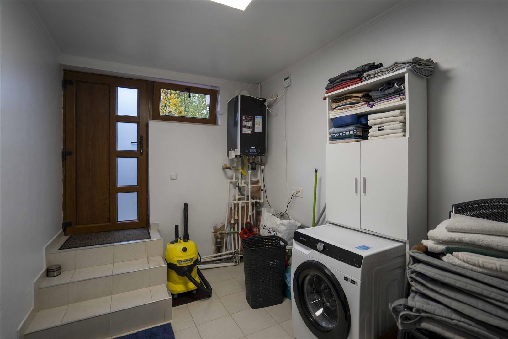 Baza de tenis si constructie moderna - Poză 16