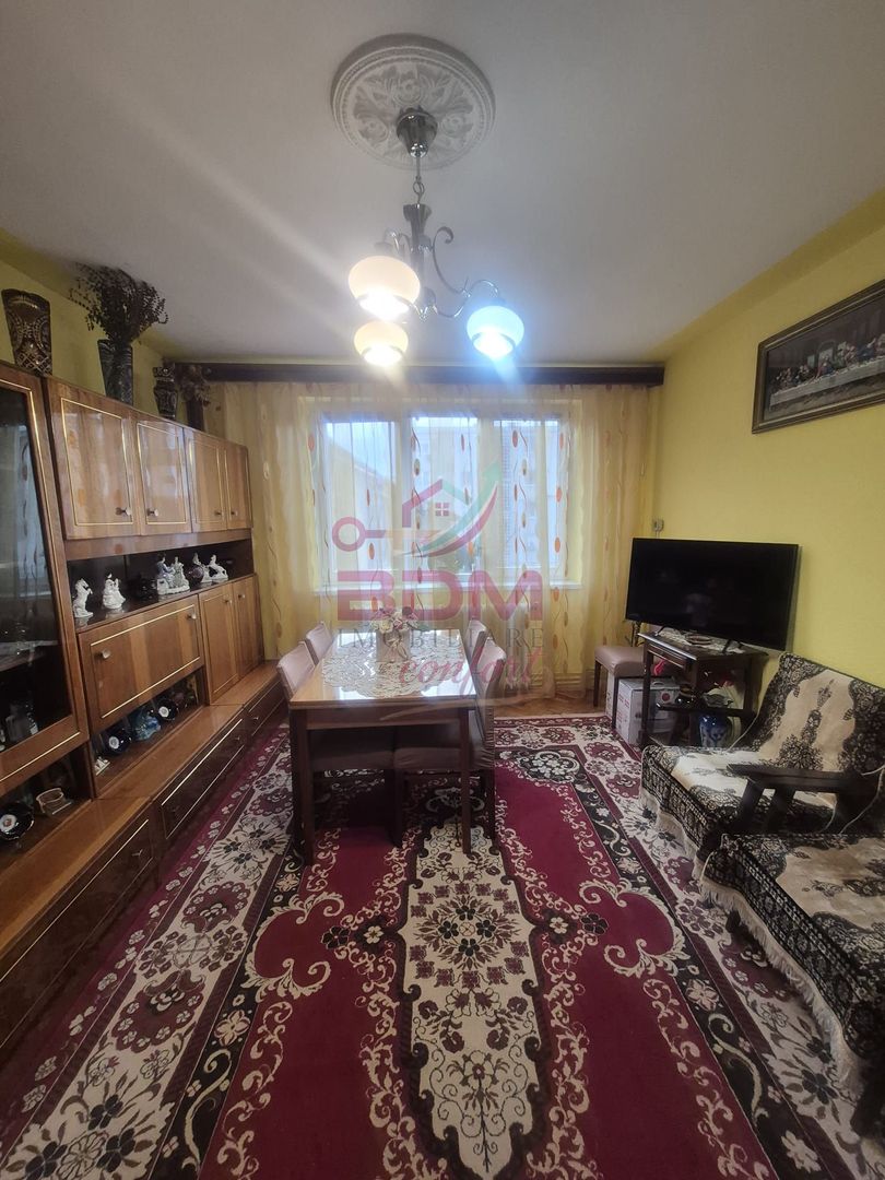 Apartament 2 camere | etaj intermediar | garaj | Micro 2 - Poză 1