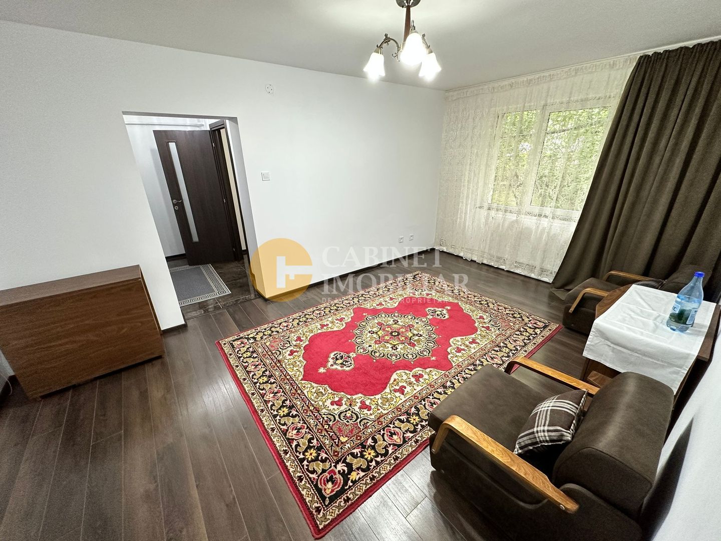 Apartament cu 2 camere - Mobilat si Utilat - Orientare S-V - Bld Primaverii - Poză 2