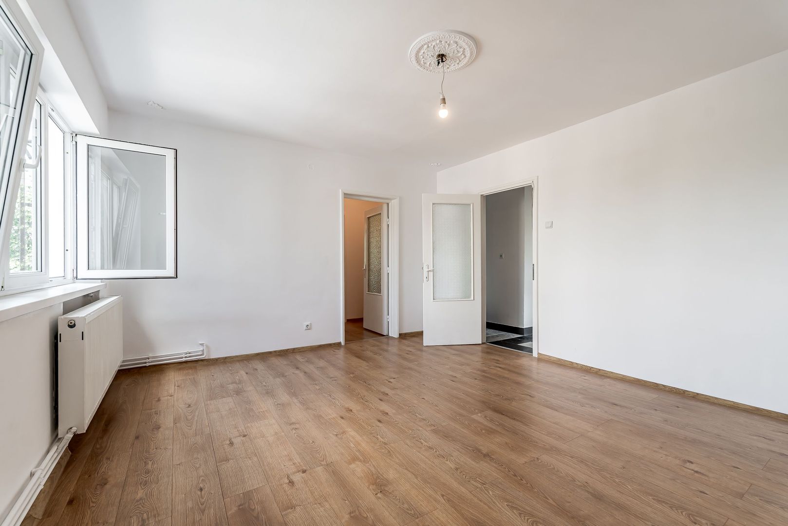 Apartament 2 camere Ultracentral, bvd Revolutiei, Arad - COMISION 0 - Poză 2