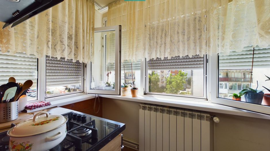 Apartament cu 3 camere în Alfa - Poză 7