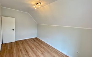 Casa intabulata, finisata LA CHEIE- Talmaciu, zona cu peisaj superb - Poză 16