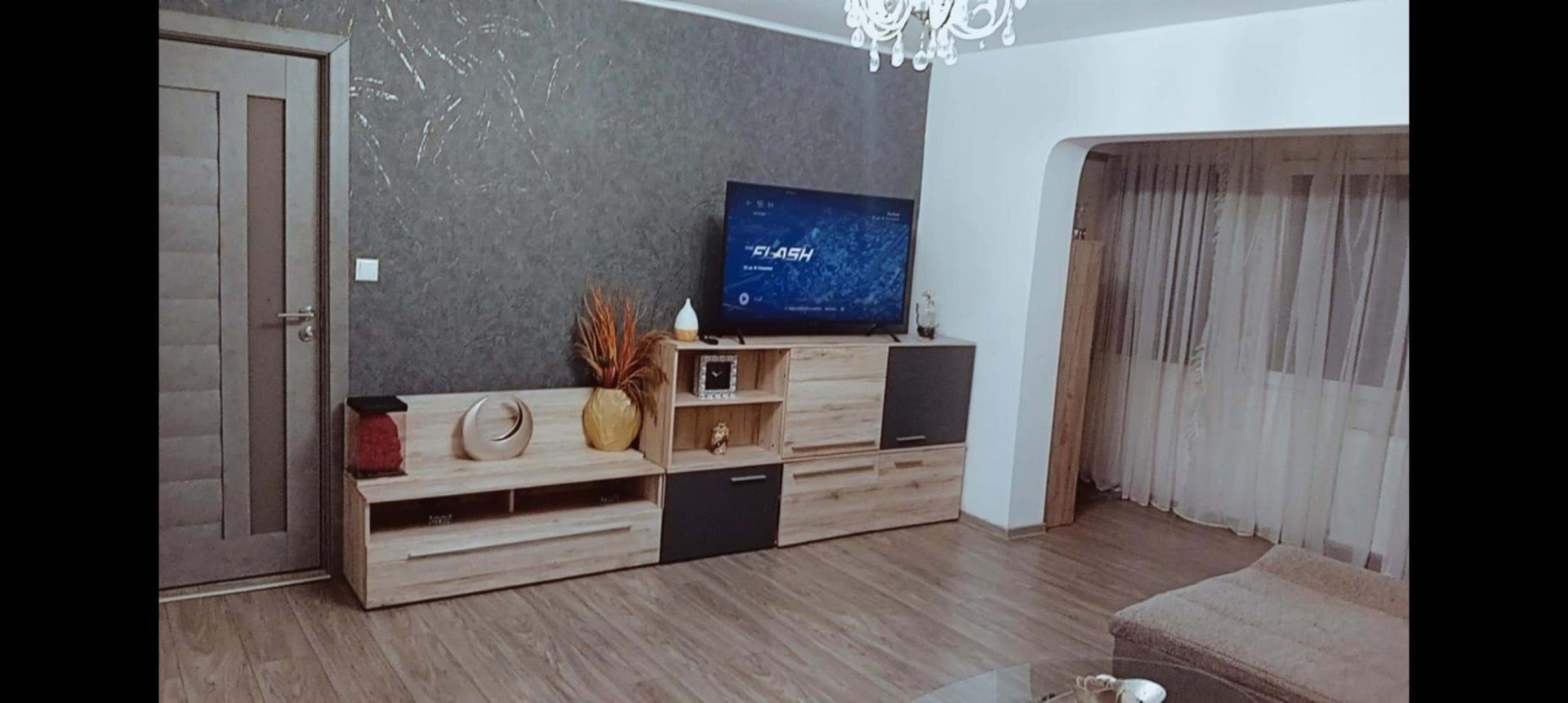 Spitalul Judetean | 3 Camere | Renovat-Mobilat-Utilat | Gradina - Poză 2