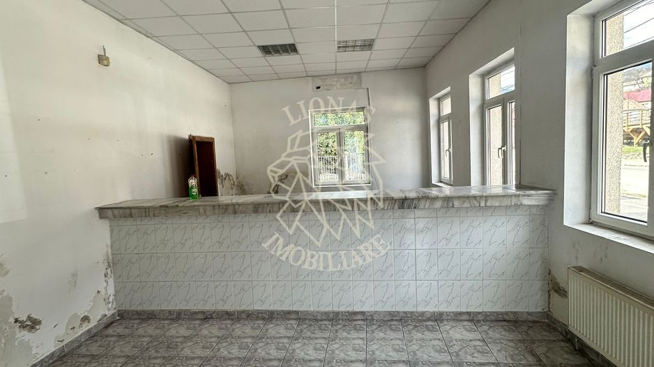 Spatiu central -ideal locuire /pensiune/cabinet/birouri- Sangeorz-Bai - Poză 2