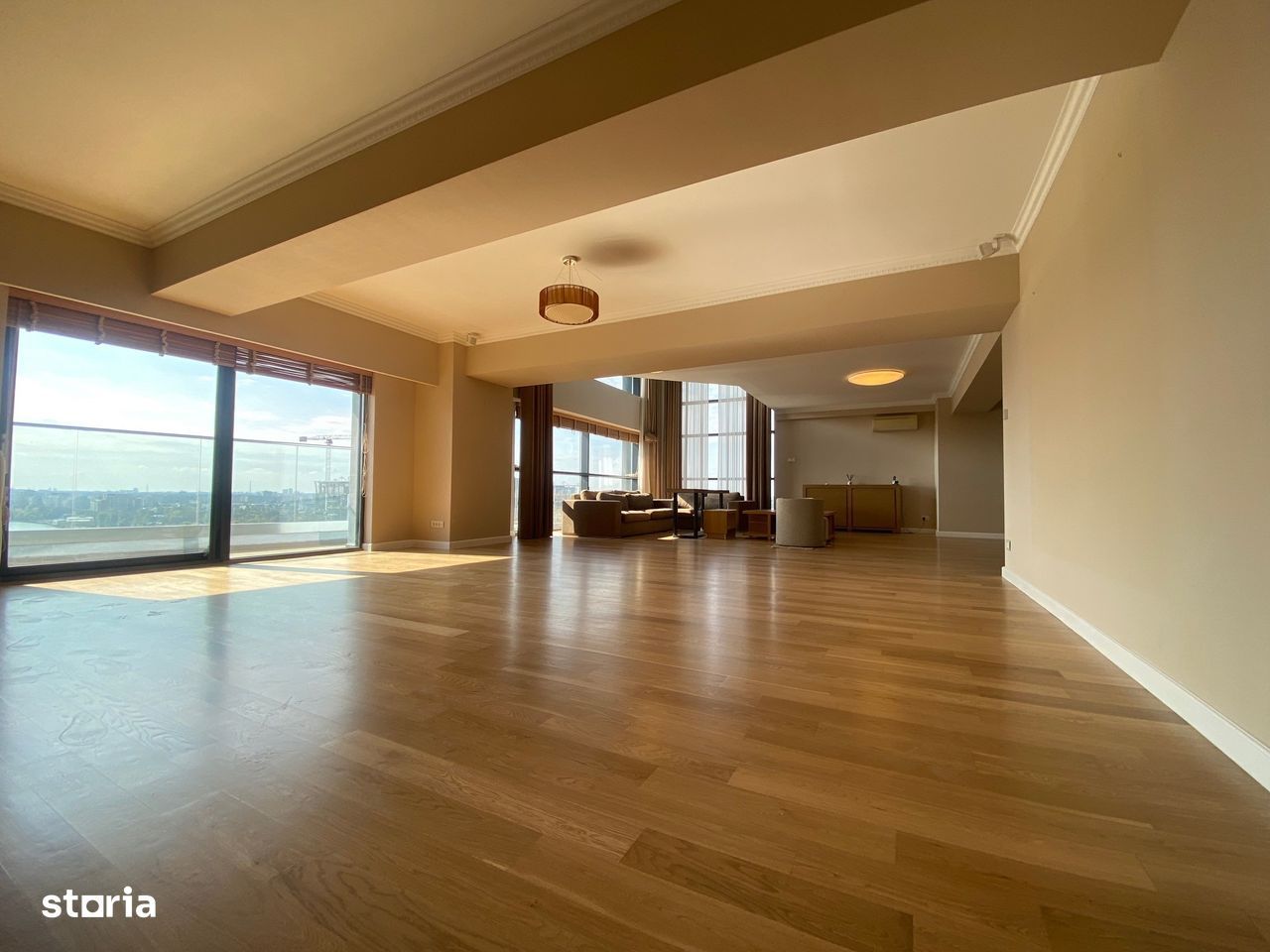 Duplex spectaculos 5 camere 266mp balcoane 32mp Pipera, Floreasca Nord - Poză 13