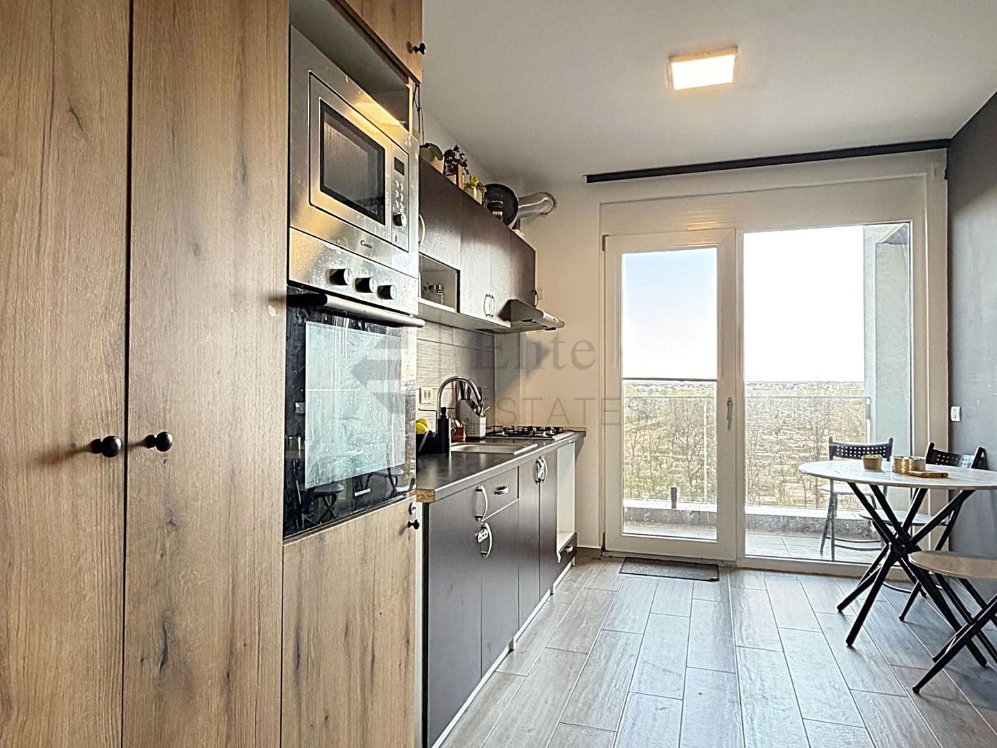 Apartament nou cu 2 camere de vanzare in zona Universitatii - Poză 1