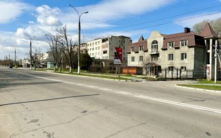 De vânzare – Bloc cu destinație comercială în Anenii Noi, pe Strada Centrală. - Poză 3