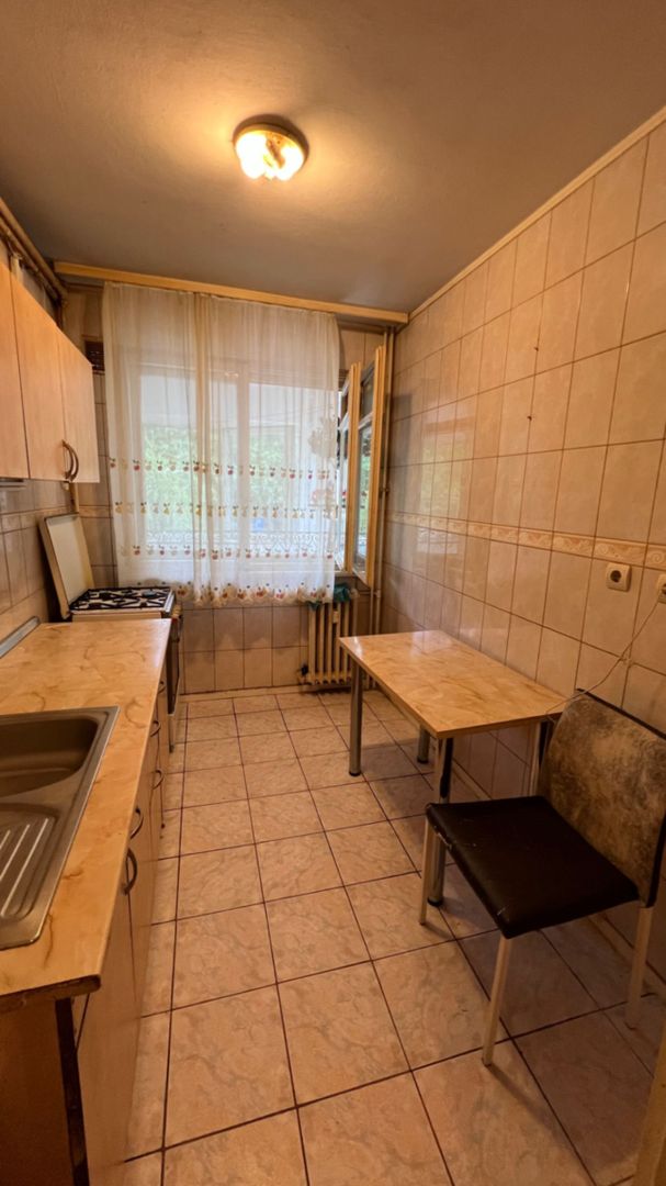 Apartament 3 camere in bloc reabilitat necesita renovare Gorjului Paci - Poză 9