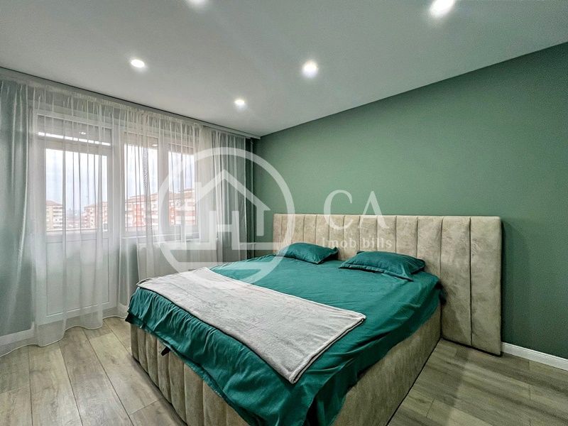 Apartament de vânzare cu 2 camere în zona Rogerius, Oradea - Poză 1