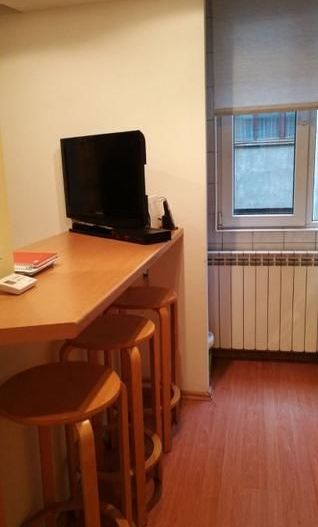 Apartament cochet 2 camere, Parc Cismigiu, etaj 2, centrală proprie, bloc solid - Poză 6