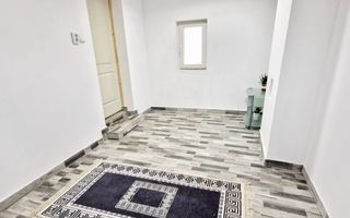 Vand casa recent renovata cu 900 mp curte si gradina in Carpinis - Poză 5