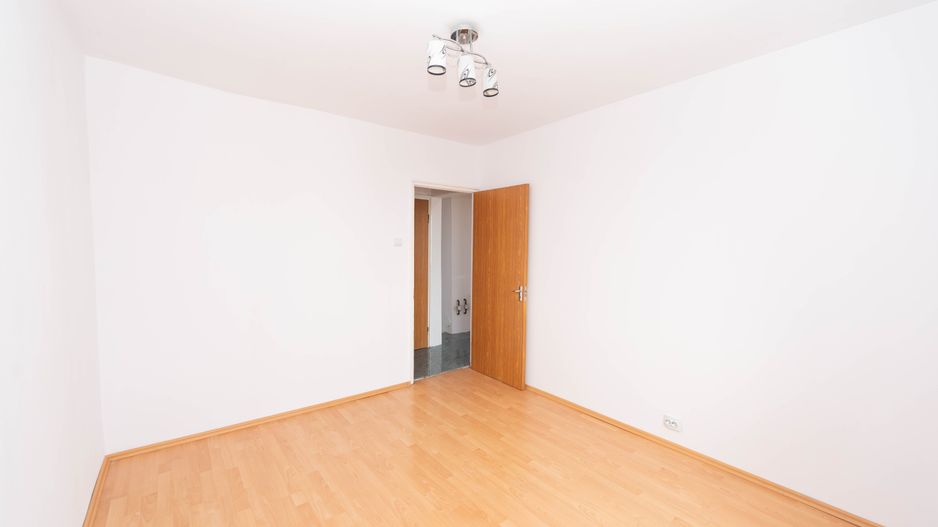 Apartament 3 camere 1980 decomandat Crangasi 2 bai loc parcare - Poză 14