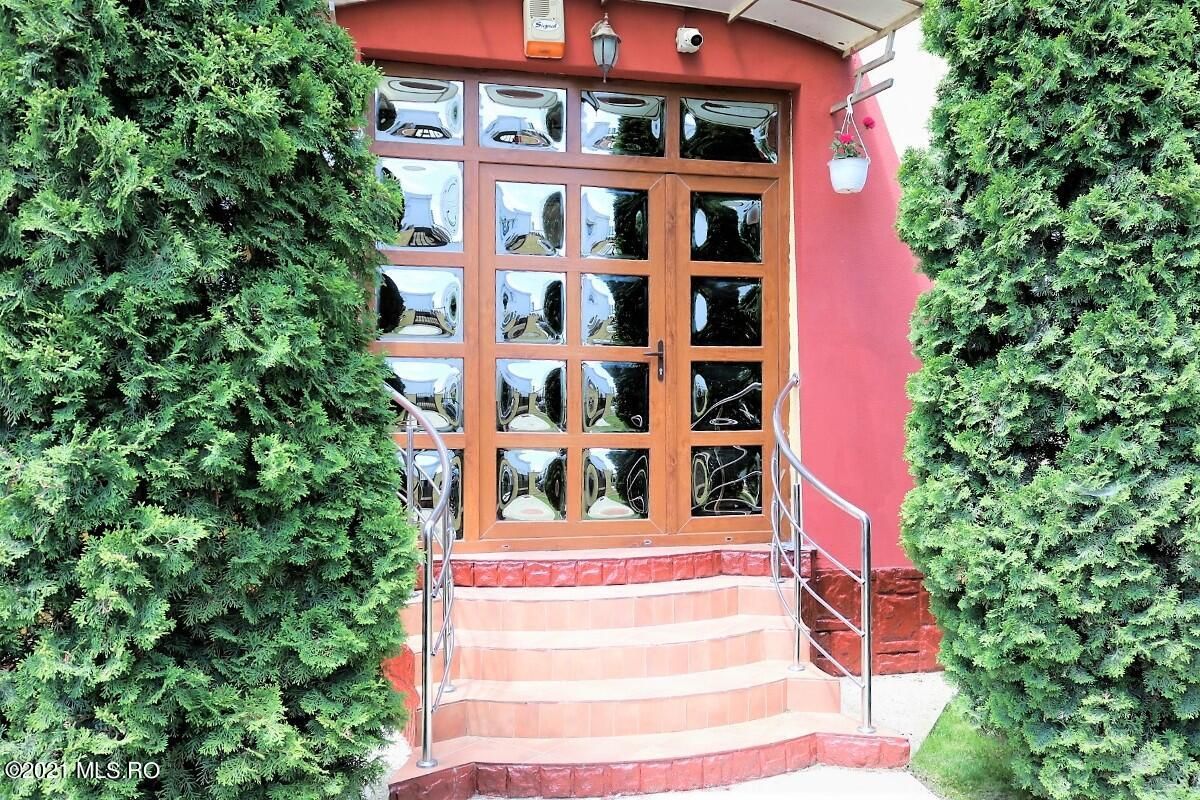 Mamaia Nord - Langa Mare, pensiune la cheie, 11 camere, 9 bai! - Poză 30