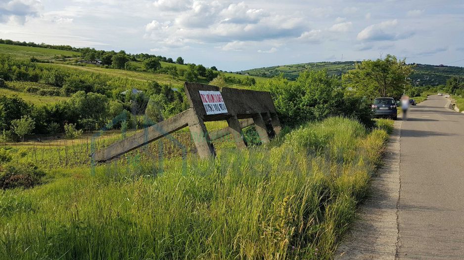 Teren intravilan de vanzare, Chicerea, 1600 mp - Poză 1