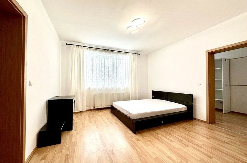 Casa de inchiriat - intrarea în Dumbravita - Poză 11