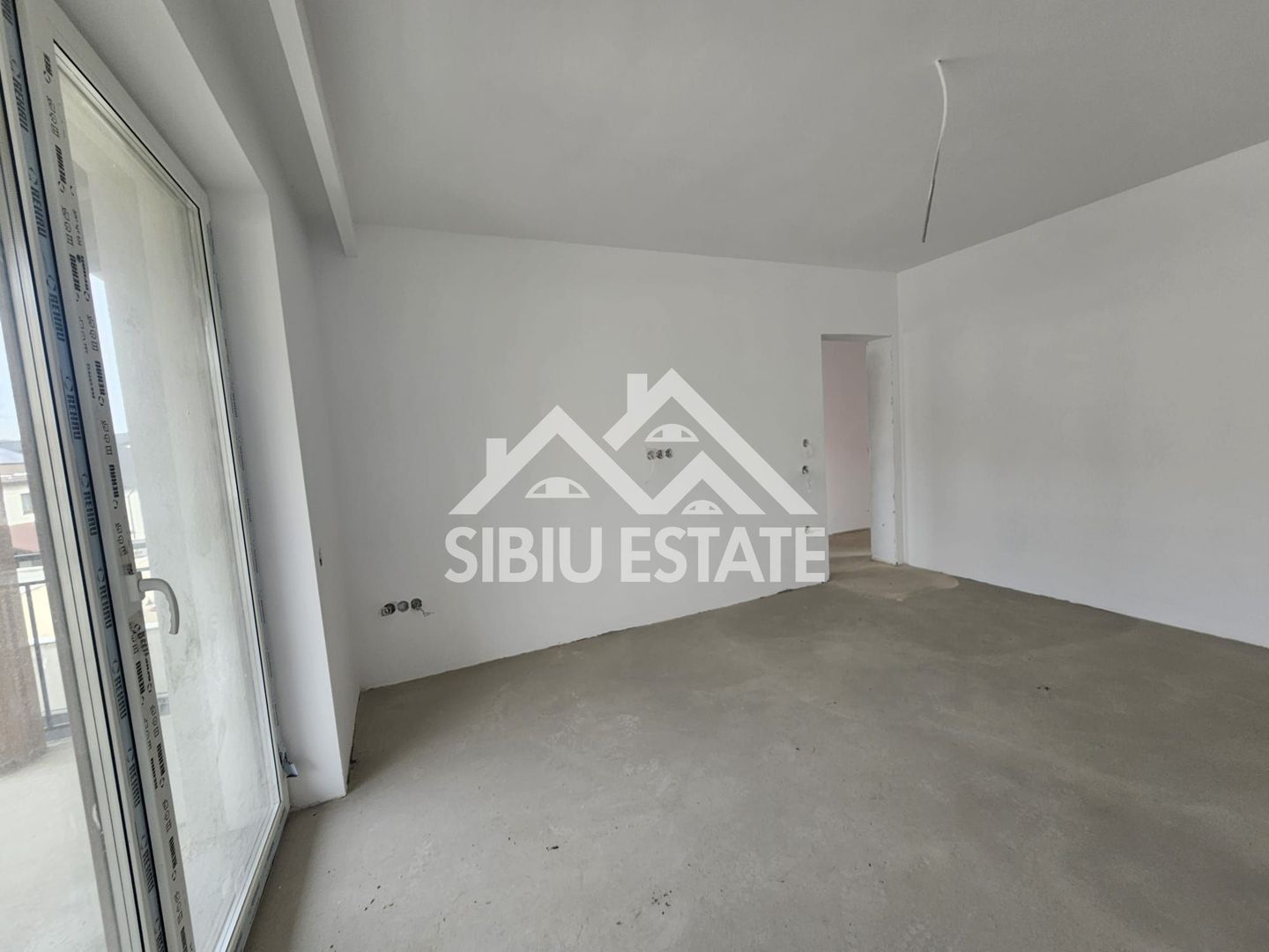 Casa 4 camere, 2 bai, curte si terasa Sibiu Calea Cisnadiei - Poză 9