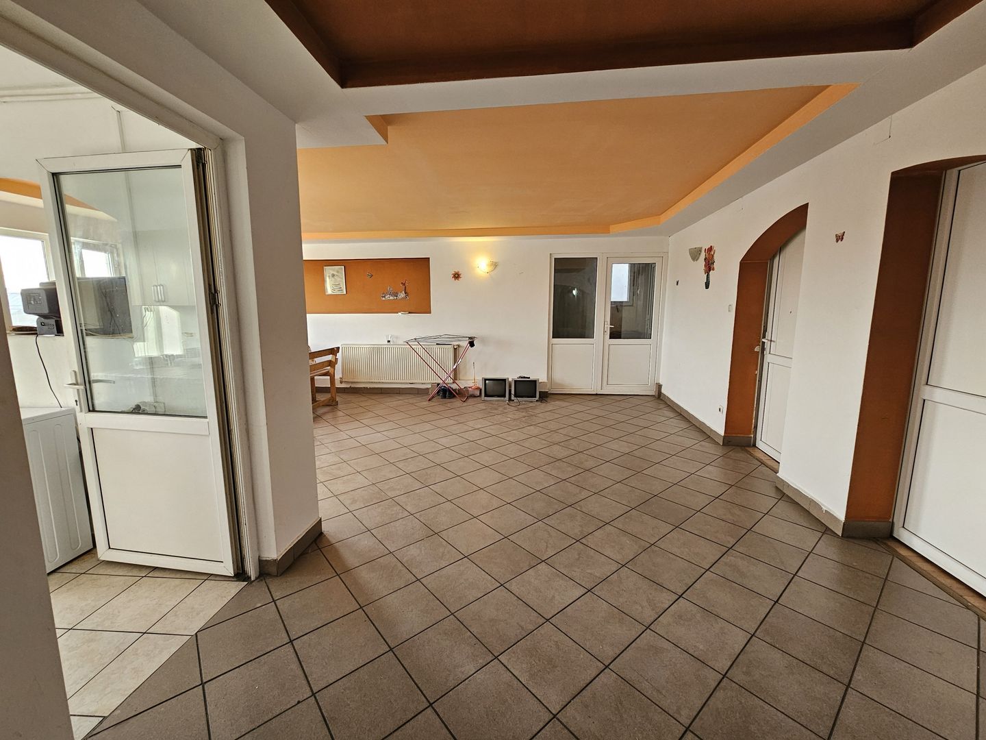 Spatiu comercial/camere cazare - 7 camere 135 mp Baicoi Prahova! - Poză 5