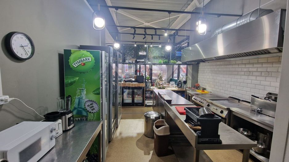 Bistro de vânzare “la cheie” – zonă cu trafic intens, complet utilat, autorizat - Poză 4