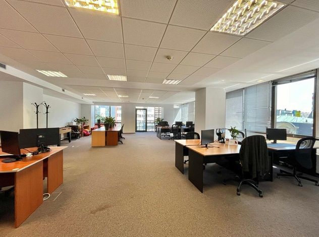 Zero comision, 201mp birou mobilat clasa A, Victoriei, 7' metrou - Poză 3