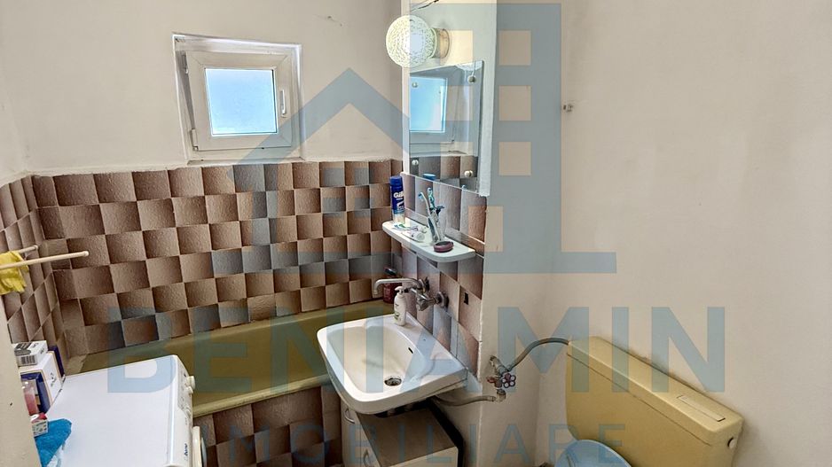 2 decomandate - etaj 3 - 53mp - teava de gaze - 1981 - Rovine - Iorga - Poză 5