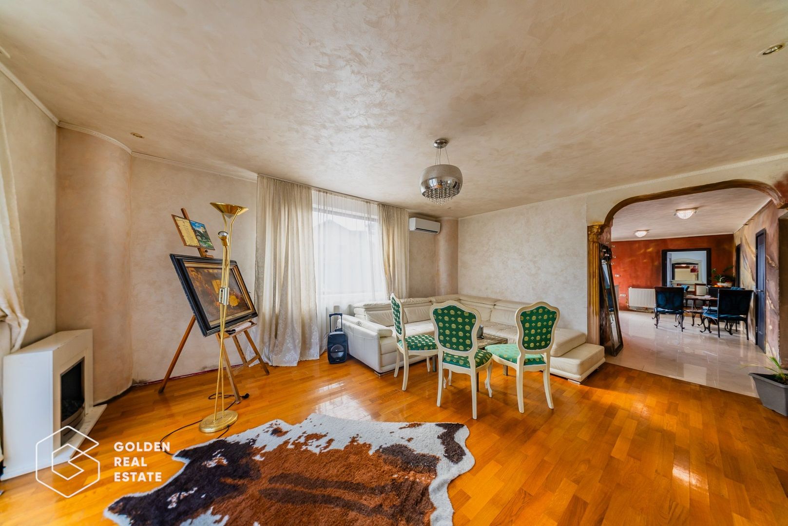 Casa spatioasa cu piscina si teren generos in Bujac - Poză 6