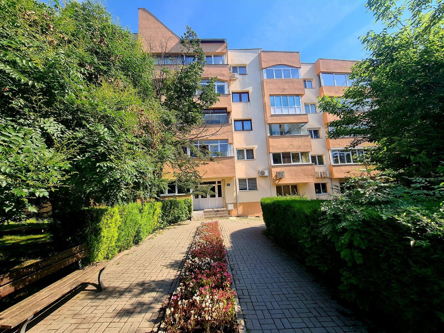 Apartament 3 camere / Calea lui Traian / Boxa inclusa - Poză 1