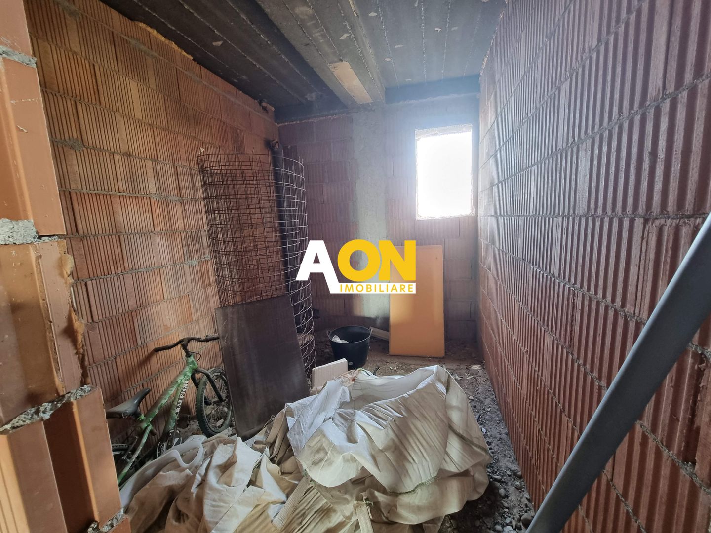 Casa la rosu,2100 mp teren,zona Micesti - Poză 12