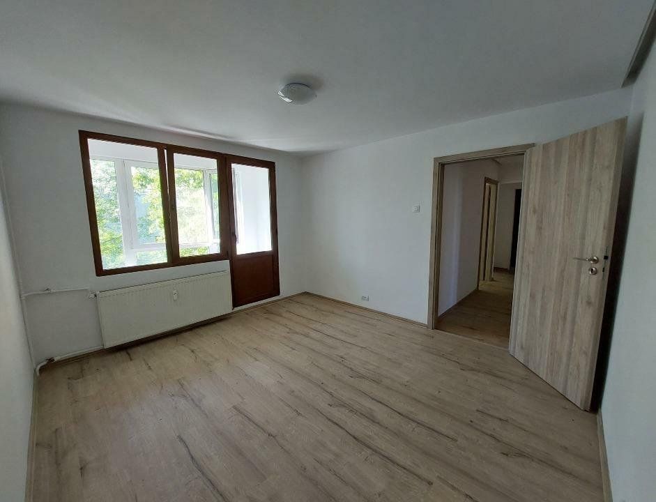 Trapezului - 4 camere - renovat - anvelopat - boxa - 1 Decembrie 1918 - Poză 11